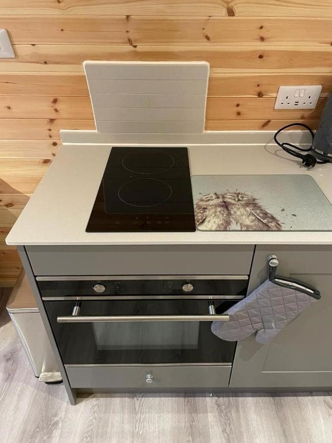 Glamping Pods Apartment Милнгайв Екстериор снимка