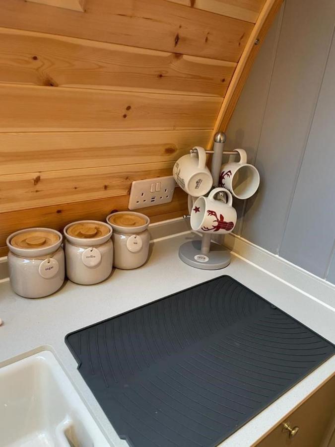 Glamping Pods Apartment Милнгайв Екстериор снимка