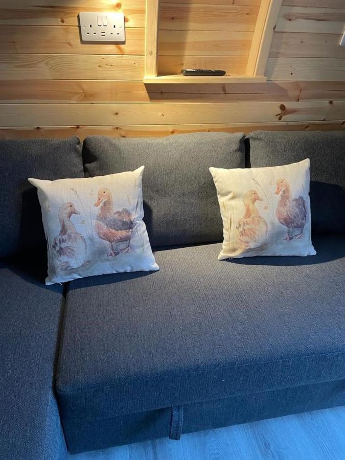 Glamping Pods Apartment Милнгайв Екстериор снимка