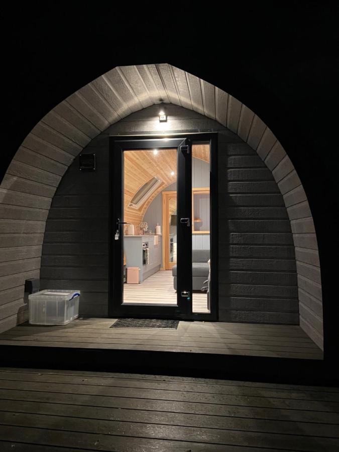 Glamping Pods Apartment Милнгайв Екстериор снимка