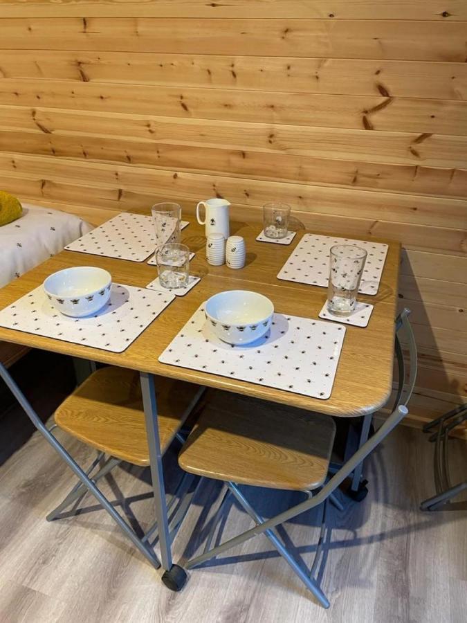 Glamping Pods Apartment Милнгайв Екстериор снимка