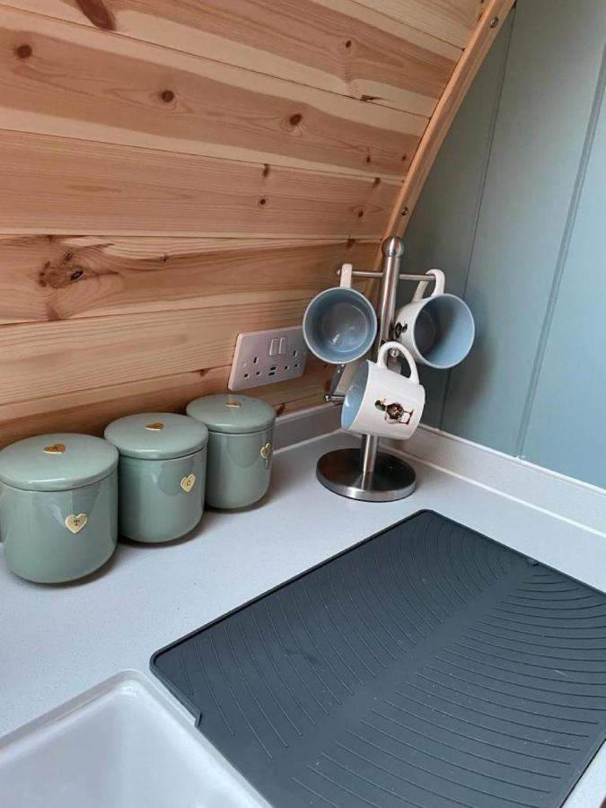 Glamping Pods Apartment Милнгайв Екстериор снимка