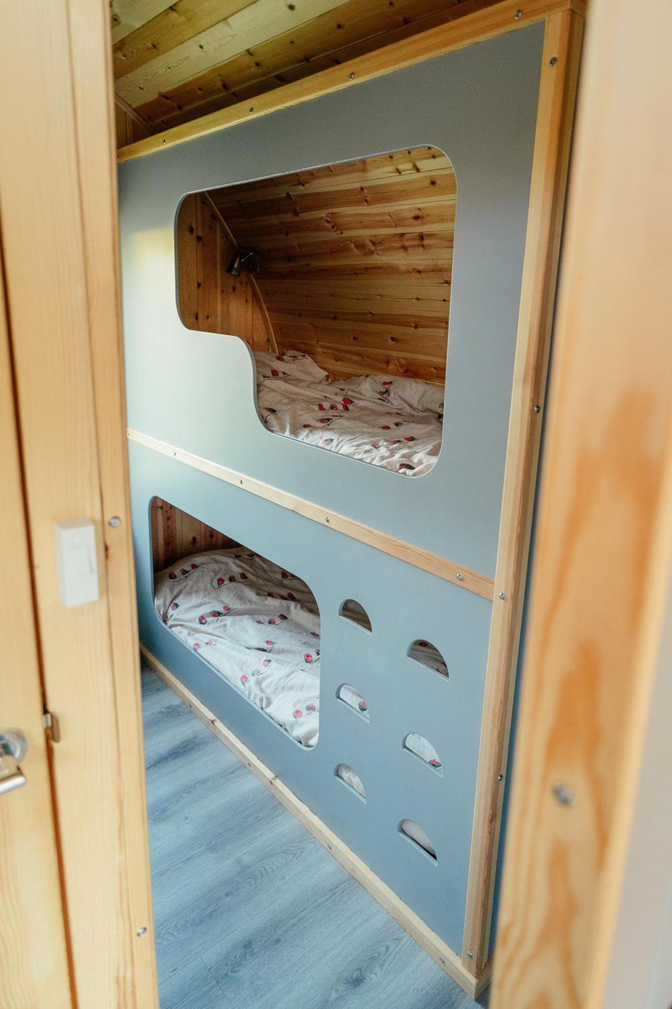 Glamping Pods Apartment Милнгайв Екстериор снимка
